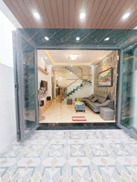 bán nhà 3 tầng mới hoàn thiện , đầy đủ nội thất - trung tâm nha trang