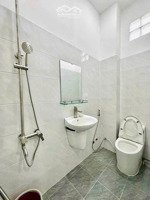 định cư mỹ bán nhanh nhà lê văn sỹ q3 thuê tốt 24 tr/th.dt 56 m2.gía 3 tỷ 75 , sổ hồng riêng