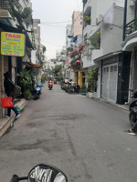 ngay âu cơ - đại học văn hiến. ngang 4.5 nở hậu 4.7 dài 12m (60m2) xây 3 tầng, chỉ 6,9 tỷ