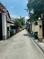 ngay mt đường thảo điền/ 242.3m2/ 3 tầng/ 165tr/1m2/ giá bán 42 tỷ tl/ nội thất xịn