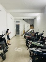 quận 10 - sát hẻm xe hơi - cách mt 40m - 4 tầng - 8 phòng - cho thuê 50tr/ tháng - 9.5 t.