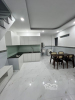 nhà hẻm xe hơi thông giá chỉ ngang chung cư, ở ngay