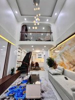 nhà đẹp đón tết - cách hồ tây vài bước chân- ảnh thực tế
dt 40m- 5 tầng- mt rộng 5m- chào 9.x