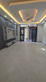 bán nhà la khê,hà đông 32m 5 tầng ,phun nội thất ,10m ra phố chỉ 7,2 tỷ