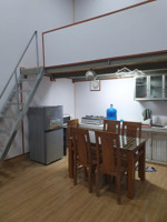 chính chủ cho thuê nhà 55m2 miếu đầm, mễ trì, gồm 2pn, 1 bếp, 1 sân để xe, 1 kho, giá chỉ 5.5tr/th