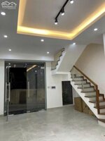 Bán nhà 3 tầng trung tâm phường Sở Dầu ngõ oto giá chỉ 3,6 tỷ Diện tích 61,6m.