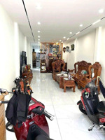 nhà 4 tầng..gần vòng xoay lê đại hành. quận 11.đường xe tải 8m..4.2m x 20m.chỉ 13.x tỷ