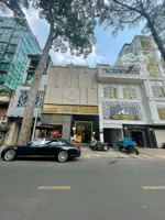 ngay phó đức chính-sở chứng khoán quận 1( 8x18m- 2 tầng) hđt: 160 triệu giá 62 tỷ( nhà 2 mặt tiền )