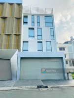 cho thuê mặt tiền lương định của sàn trống - thang máy giá 70 triệu