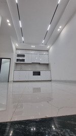 nhỉnh 6tỷ- p.triều khúc- 4tầng- 1tum mới tinh- 28m2- ngõ thông- nông- ba gác phi nhà - cách phố 35m