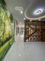 bán nhà 9.5 tỷ. đường hoàng quốc việt kdc đồng bộ đối diện pmh quận 7 nhà 4 tầng ngang 5m dt 70m2