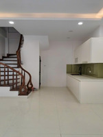 cho thuê nhà 5 tầng ngõ đội cấn,p. ngọc hà, nhà khang trang, thiết kế hợp lý, không gian thoáng mát