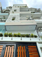 kẹt tiền bán gấp nhà đường nguyễn huy tự,đa kao,q1 giá 4tỷ650/75,4m2 thuê 33tr gần cv lê văn tám