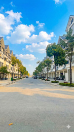 chủ nhà cần vốn nên bán rẻ căn liền kề trục đường 17m siêu đẹp