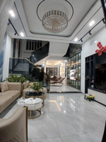 siêu phẩm nhà 3 tầng mặt tiền ngọc hồi full nội thất cao cấp dọn vào ở ngay thanh khê