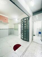 2.78 - Hẻm thông Bến Bình Đông Q8 - 3PN 2WC - Hướng Đông - SHR