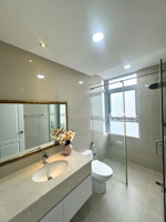 bán căn hộ starhill phú mỹ hưng . giá :9.8 tỷ