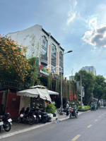 siêu phẩm chủ cần bán toà nhà dt lớn mặt tiền đường nguyễn thị diệu p5 quận 3.dt 21x33m2 giá 350 tỷ