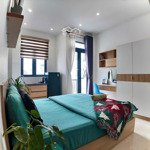 nhận ngắn hạn studio ban công_full nt_free xe_hẻm xe hơi_nhận khách nước ngoài gần chợ bàn cờ