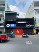cho thuê mặt tiền rộng đường trường sa, pn - dt 11x30. 1 trệt 3 lầu - mb trống tiện kinh doanh