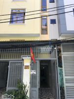 phòng thoáng sáng lầu 4 thang bộ