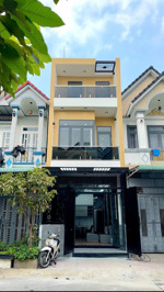 bán nhà 1 trệt 1 lầu 1 tủm tặng full nội thất thuận an,bình dương giá tốt