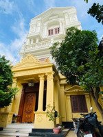 biệt thự 6 tầng ngang 8m mặt tiền bình long sát tân phú giá 35 tỷ
chính chủ cần bán gấp căn b