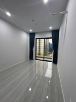 cần cho thuê gấp căn hộ masteri millennium. dt: 72m2, 2pn, 2wc. giá 18tr/th. lh: 