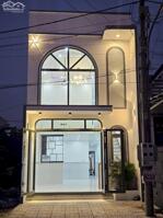 CHỦ GỬI NHÀ TRỆT LỬNG 3 PN MỚI ĐẸP & HIỆN ĐẠI, LỘ Ô TÔ 16M - VỊ TRÍ SÁNG ĐẸP GẦN KHU CHỢ ĐS 3 KDC ĐÔNG PHÚ