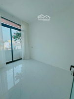 siêu phẩm phú nhuận nhà hiện đại 4 tầng gần duy tân, phan đình phùng đang cho thuê 20tr