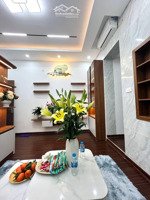 bán nhà mới phố thịnh quang, đống đa, 10 nhà ra ngõ, 5 tầng xây mới, khung cột btct siêu chắc