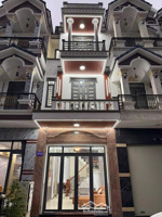 rẻ hơn hàng xóm 500tr bán gấp căn nhà hoàn công đầy đủ tăng nội thất đầy đủ tiện ích xung quanh