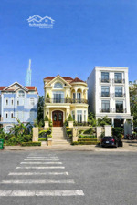 siêu hiếm ngang 9.5m mt trưởng chinh. 9.5 x 40m nở hậu. cn: 282m2. 3 tầng. hđt 125tr. giá 56 tỷ