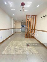 cho thuê 3 phòng ngủ chỉ 10tr/tháng sát cô giang