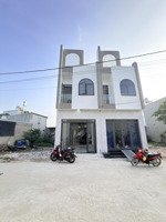 bán nhà 1 trệt 1 lầu phường biên hoà( hoá an củ). dt: 4x19.2=76,6m2. giá: 3tỷ1