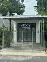 tôi cần bán gấp căn nhà 100m2 1 xẹt tỉnh lộ 8 thị trấn củ chi giá 1tỷ050 sổ hồng riêng dân cư đông