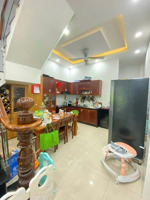 cho thuê nhà 3 tầng diện tích 56m - đường xe hơi - giá 10tr/tháng , cọc 1 tháng