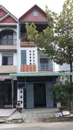 Nhà 2 lầu mặt tiền kdc Bình Nhựt