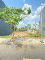 chủ kẹt tiền bán gấp mảnh 300m2 đường hùng vương, giá 2 tỷ, đối diện sen việt phú mỹ hưng