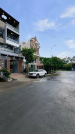 hailongreal: nhà phố 17.9 tỷ, dt 5x18 (90m2) 4 tầng, có thang máy gần phú mỹ hưng