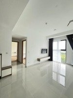 bán gấp căn 2pn2wc full nội thất, tầng cao view đẹp. full giá 2ty980. lh 