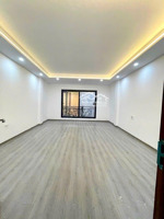 bán nhà đẹp mới koong tam trinh quận hoàng mai hà nội dt 74m 7 tầng mt 5,4m
giá 29 tỷ nhà đẹp lon