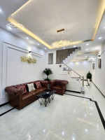 bán nhà phố nguyễn lương bằng, gần vườn hoa, nhà 2 thoáng, 3 phút ra phố, sẵn ô chờ thang máy