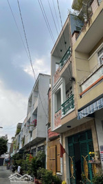 nhà ko lộ giới 3 tầng 52m2- 4pn 5wc giá 5,14 tỷ gần trường tiểu học- chợ lk 5-6