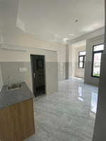 chính chủ cho thuê 3tr8_ ban công _ thang máy_ bùi đình tuý, q. bình thạnh_ hàng xanh_ gần q1_ q3