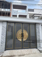 nhà 2 tầng vừa hoàn thiện. gồm 3pn- 3wc. sân xe hơi. dt: 129.8m2 (5x 26m). d/c: p. dĩ an. giá: 5.8