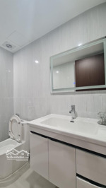 cho thuê căn hộ penthouse 168m2, 2 ngủ khép kín. nội thất cao cấp. vào ở ngay