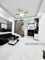 cần bán nhà 5 tầng mới kính koong trong đê ngọc thụy, dt 30m2, giá chỉ nhỉnh 7 tỷ, nhà mới tinh