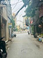 Bán Nhà Vũ Hữu. Thanh Xuân. Diện Tích 50m x3 tầng. Mặt tiền 3.5m. Giá Bán 18.8 tỷ