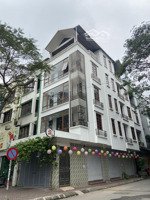 chính chủ cho thuê nhà liền phố đỗ quang ngõ 44. dt: 100m² x 5 tầng, mt: 6m giá 33 triệu